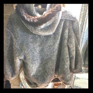 NWOT Gallery faux fur snake hooded bomber jacket woman's FEB $29 Sale! 🔥